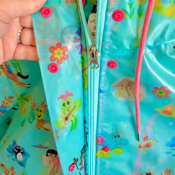 Disney It’s a Small World Women’s Raincoat Sz Large New w/o tags - Picture 10 of 15